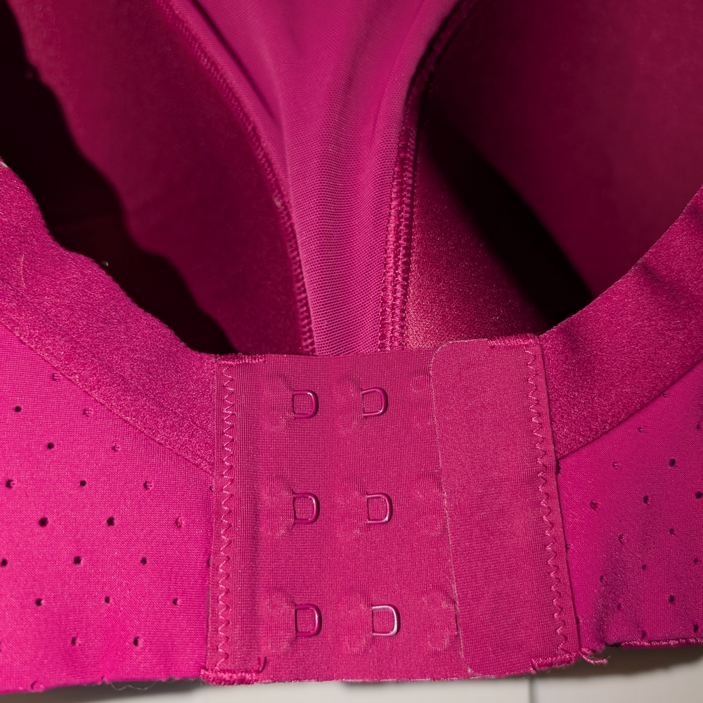 Lululemon Run Times Ripened Raspberry 40C EUC - Picture 8 of 9